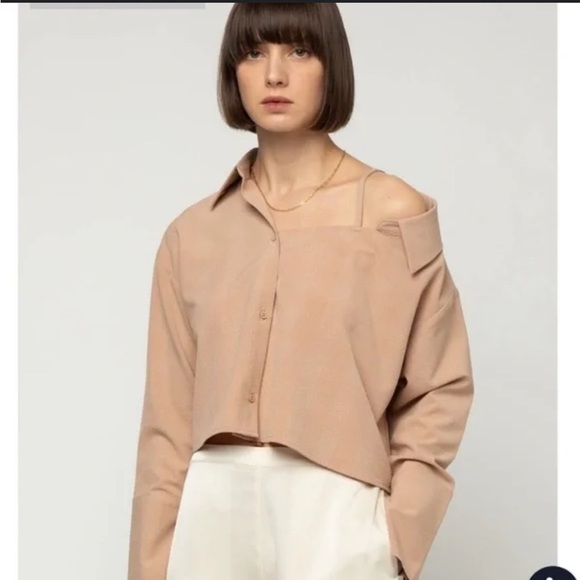 OAK + FORT Tops - Oak + Fort Asymmetrical Off Shoulder, size small.